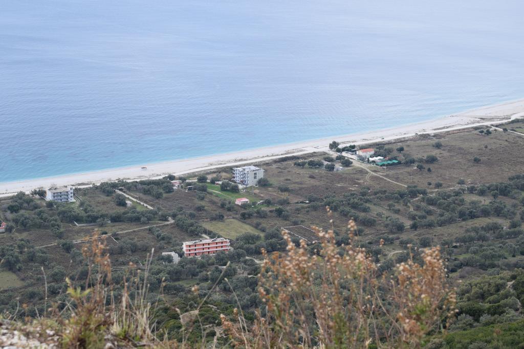 Vila Hadhri Borsh Exteriör bild