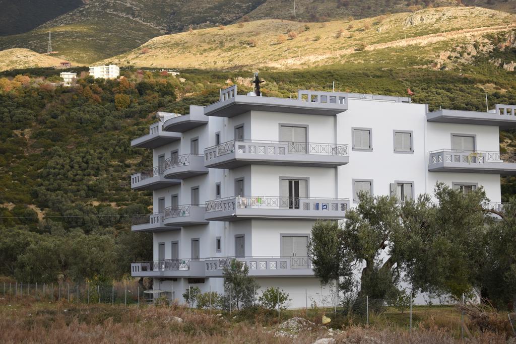Vila Hadhri Borsh Exteriör bild