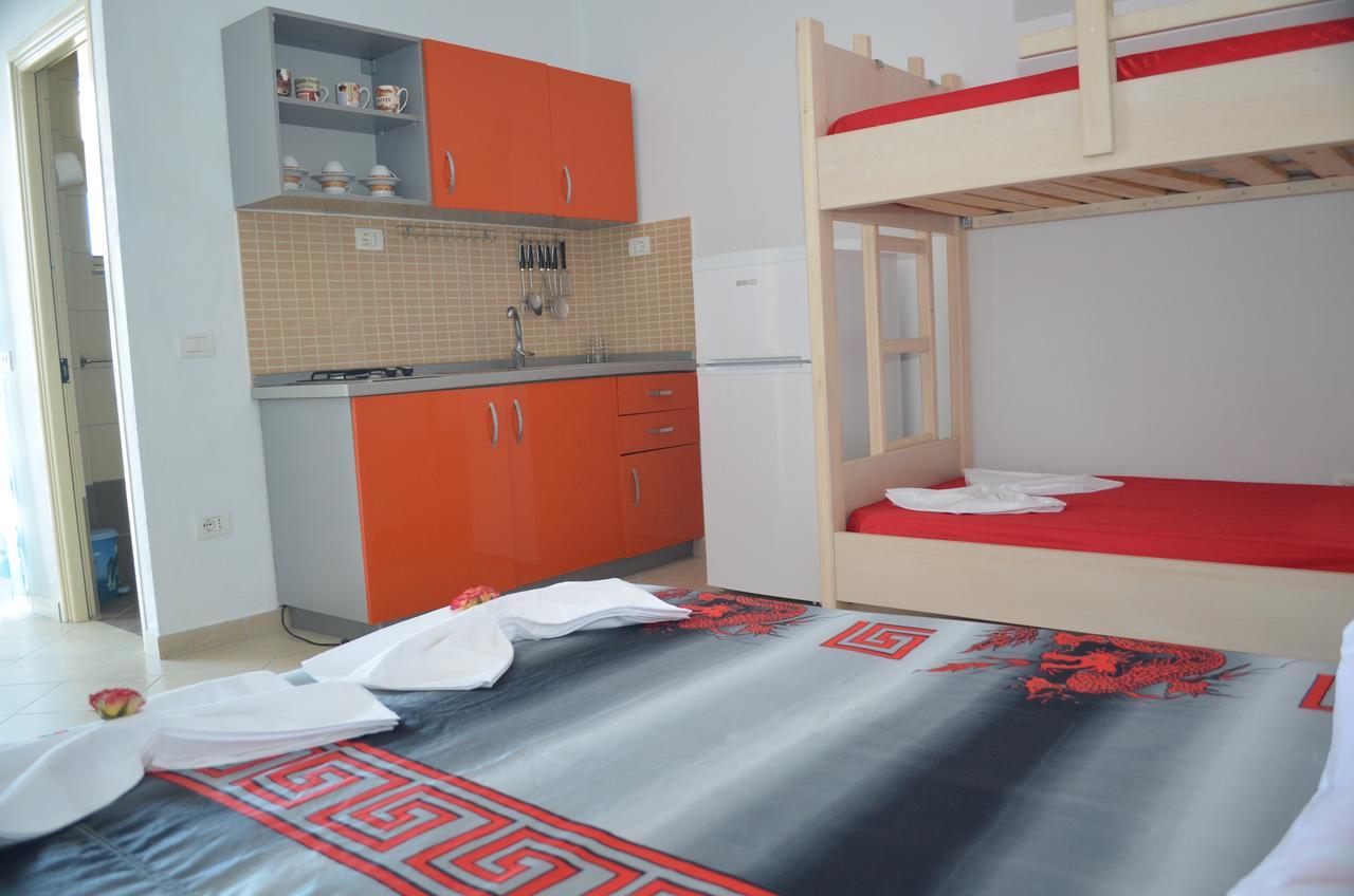 Vila Hadhri Borsh Exteriör bild