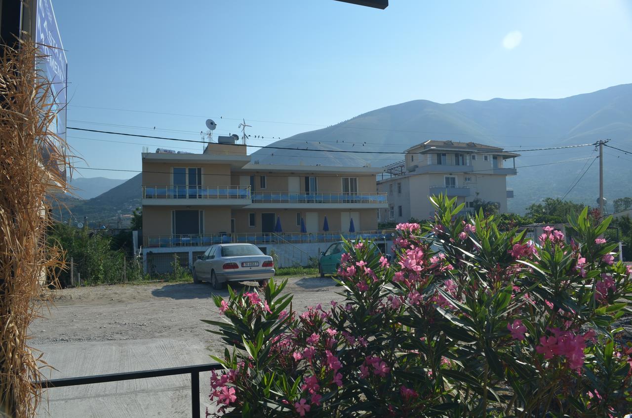 Vila Hadhri Borsh Exteriör bild