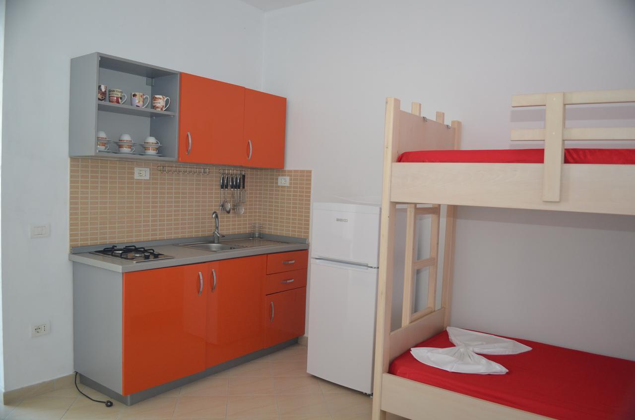 Vila Hadhri Borsh Exteriör bild
