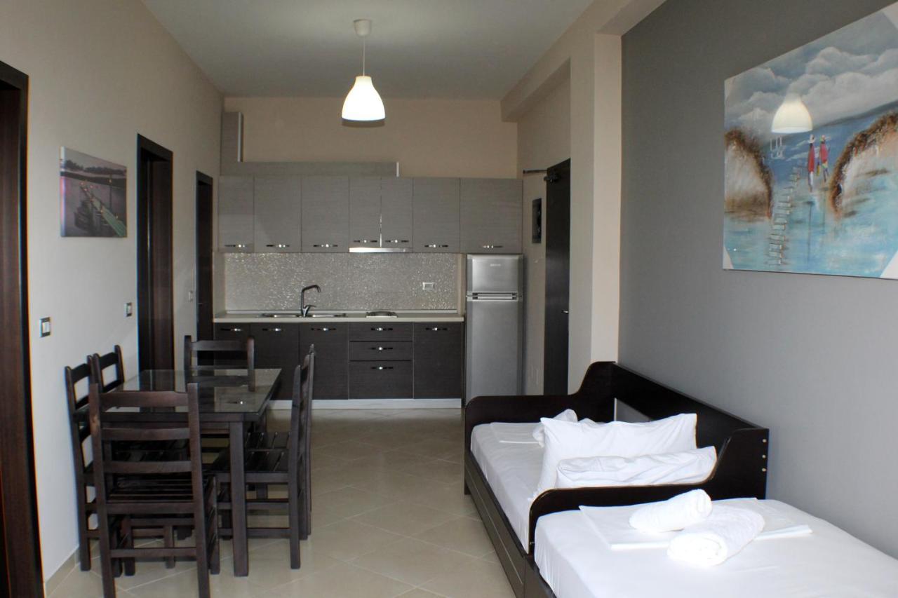 Vila Hadhri Borsh Exteriör bild